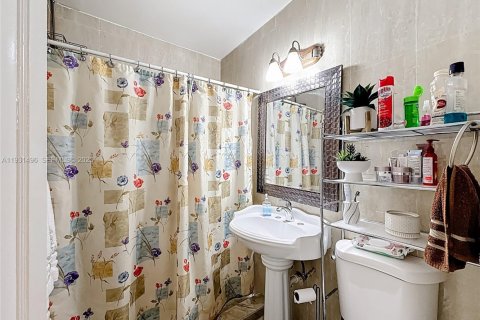 Купить виллу или дом в Майами, Флорида 3 спальни, 79.06м2, № 1991538 - фото 19