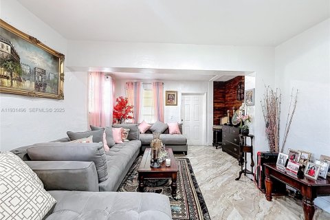 Купить виллу или дом в Майами, Флорида 3 спальни, 79.06м2, № 1991538 - фото 9