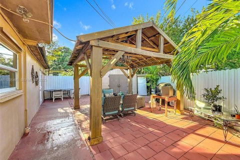 Купить виллу или дом в Майами, Флорида 3 спальни, 79.06м2, № 1991538 - фото 30