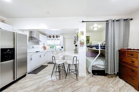 Купить виллу или дом в Майами, Флорида 3 спальни, 79.06м2, № 1991538 - фото 12