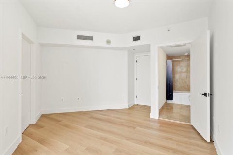 Copropriété à vendre à Miami, Floride: 2 chambres, 85.47 m2 № 2060800 - photo 13