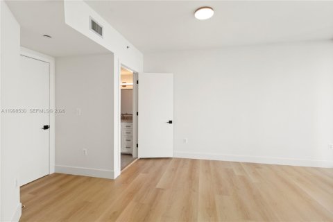 Copropriété à vendre à Miami, Floride: 2 chambres, 85.47 m2 № 2060800 - photo 12
