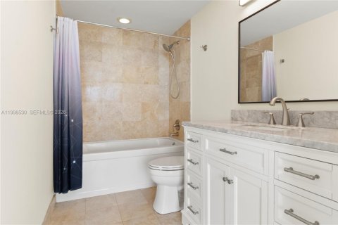 Copropriété à vendre à Miami, Floride: 2 chambres, 85.47 m2 № 2060800 - photo 25