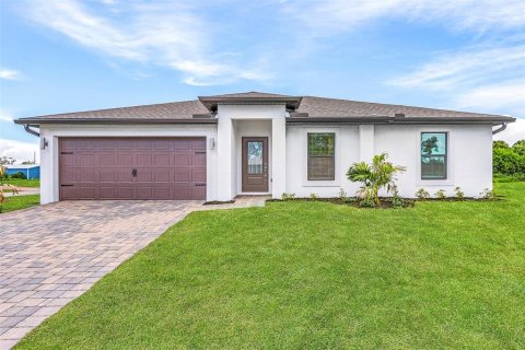 Casa en Port Charlotte, Florida 3 dormitorios, 117.99 m2 № 2106774