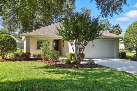 House in Crystal River, Florida 2 bedrooms, 96.99 sq.m. № 1917969 - photo 1