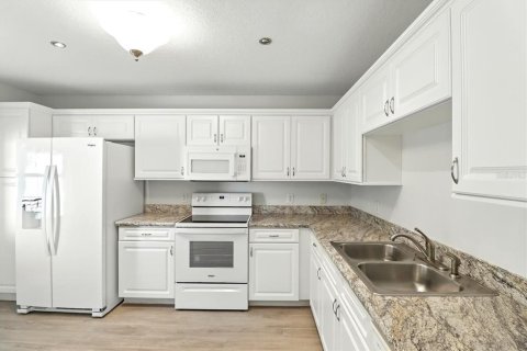 House in Crystal River, Florida 2 bedrooms, 96.99 sq.m. № 1917969 - photo 3