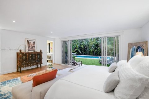 House in Miami, Florida 5 bedrooms, 354.33 sq.m. № 1825822 - photo 20