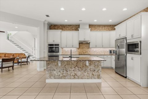 Casa en venta en Orlando, Florida, 5 dormitorios, 379.23 m2 № 2157443 - foto 2