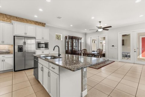 Casa en venta en Orlando, Florida, 5 dormitorios, 379.23 m2 № 2157443 - foto 12