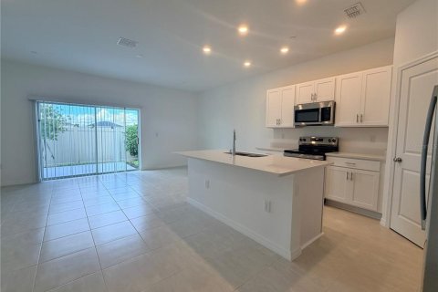 Touwnhouse à louer à Mount Dora, Floride: 3 chambres, 119.38 m2 № 2381109 - photo 2