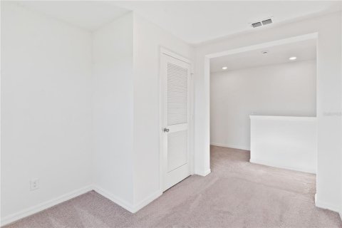 Townhouse in Dundee, Florida 3 bedrooms, 168.8 sq.m. № 1899282 - photo 18