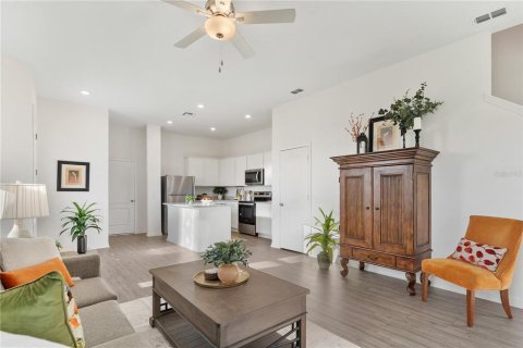 Townhouse in Dundee, Florida 3 bedrooms, 168.8 sq.m. № 1899282 - photo 12