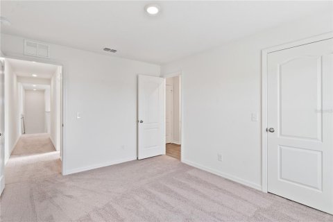 Townhouse in Dundee, Florida 3 bedrooms, 168.8 sq.m. № 1899282 - photo 26