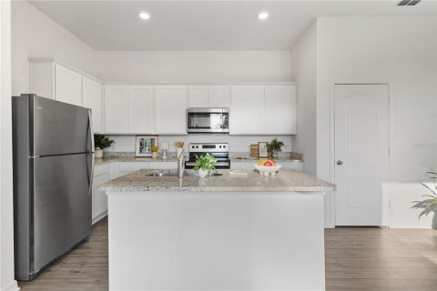 Townhouse in Dundee, Florida 3 bedrooms, 168.8 sq.m. № 1899282 - photo 6