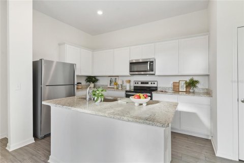 Townhouse in Dundee, Florida 3 bedrooms, 168.8 sq.m. № 1899282 - photo 7