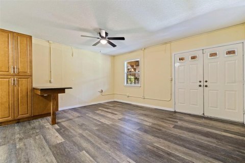 House in Saint Petersburg, Florida 4 bedrooms, 156.08 sq.m. № 2238006 - photo 22