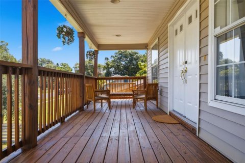 House in Saint Petersburg, Florida 4 bedrooms, 156.08 sq.m. № 2238006 - photo 7