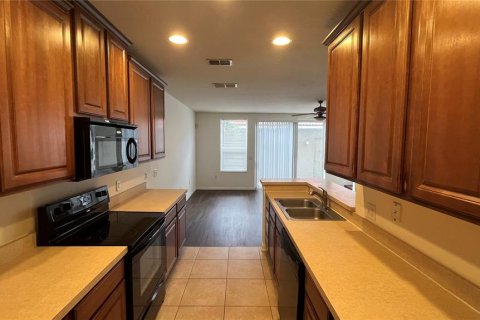 Townhouse in Kissimmee, Florida 3 bedrooms, 143.07 sq.m. № 1825154 - photo 10