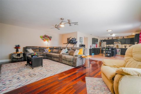 Villa ou maison à vendre à Davenport, Floride: 4 chambres, 278.43 m2 № 2148250 - photo 10
