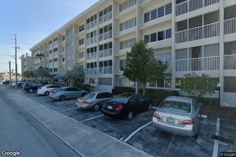Condominio en Hallandale Beach, Florida, 1 dormitorio  № 2034651