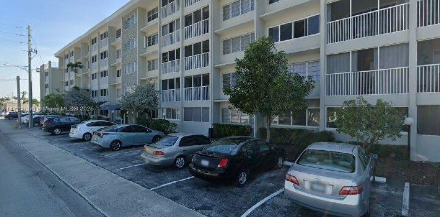 Condominio en Hallandale Beach, Florida, 1 dormitorio № 2034651