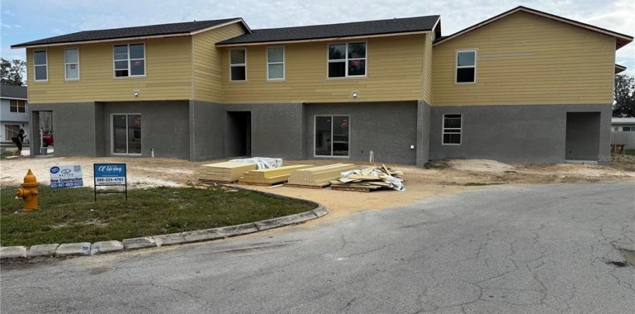 Adosado en Lakeland, Florida 3 dormitorios, 131.36 m2 № 1552873