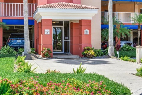 Condominio en venta en North Redington Beach, Florida, 3 dormitorios, 144.93 m2 № 1849579 - foto 7