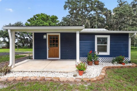 House in Zephyrhills, Florida 2 bedrooms, 80.27 sq.m. № 2279726