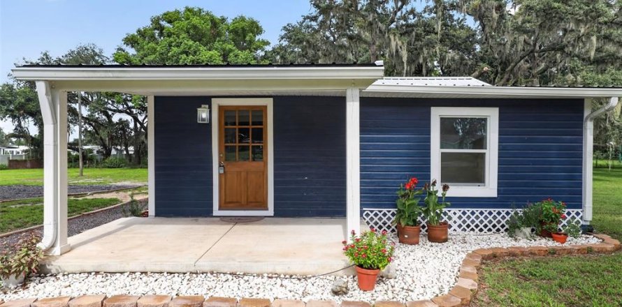 House in Zephyrhills, Florida 2 bedrooms, 80.27 sq.m. № 2279726