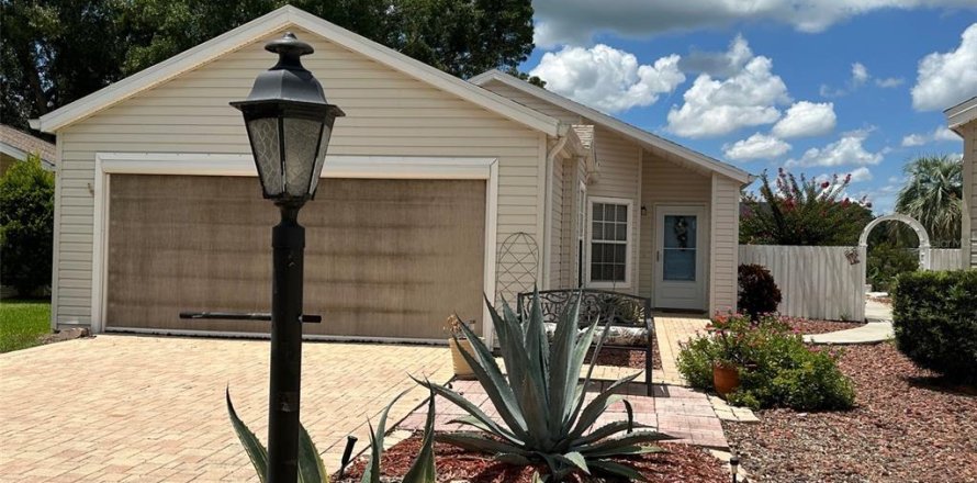 Villa ou maison à Leesburg, Floride 2 chambres, 132.29 m2 № 1899887