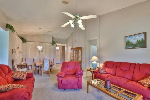 Condo in Sun City Center, Florida, 2 bedrooms  № 2098443 - photo 12