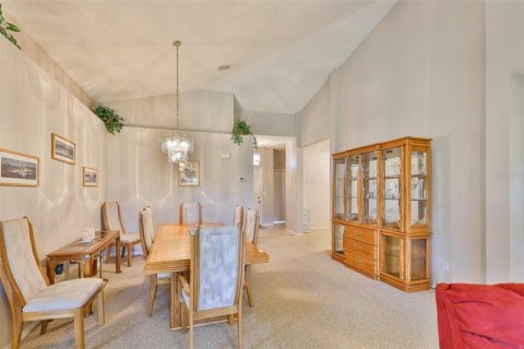 Condo in Sun City Center, Florida, 2 bedrooms  № 2098443 - photo 20