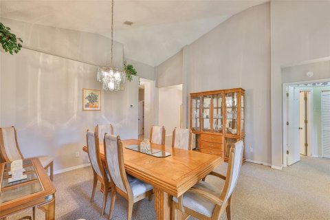 Condo in Sun City Center, Florida, 2 bedrooms  № 2098443 - photo 19