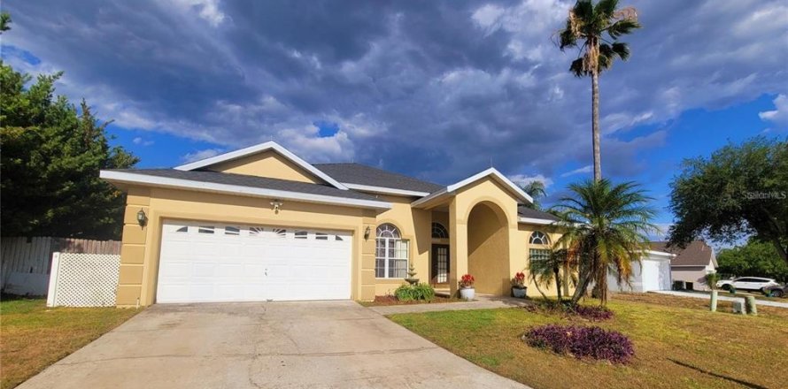 House in Davenport, Florida 5 bedrooms, 201.23 sq.m. № 2122629