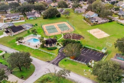 House in Davenport, Florida 5 bedrooms, 201.23 sq.m. № 2122629 - photo 6