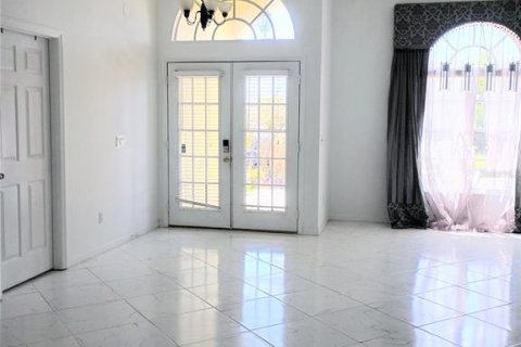 House in Davenport, Florida 5 bedrooms, 201.23 sq.m. № 2122629 - photo 7