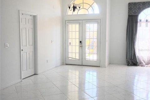 House in Davenport, Florida 5 bedrooms, 201.23 sq.m. № 2122629 - photo 14