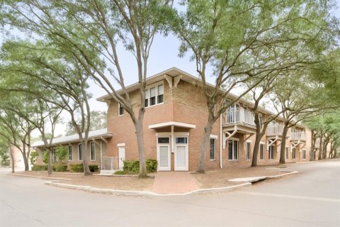 Condo in Gainesville, Florida, 3 bedrooms  № 1837607 - photo 1