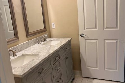 Condo in Gainesville, Florida, 3 bedrooms  № 1837607 - photo 6