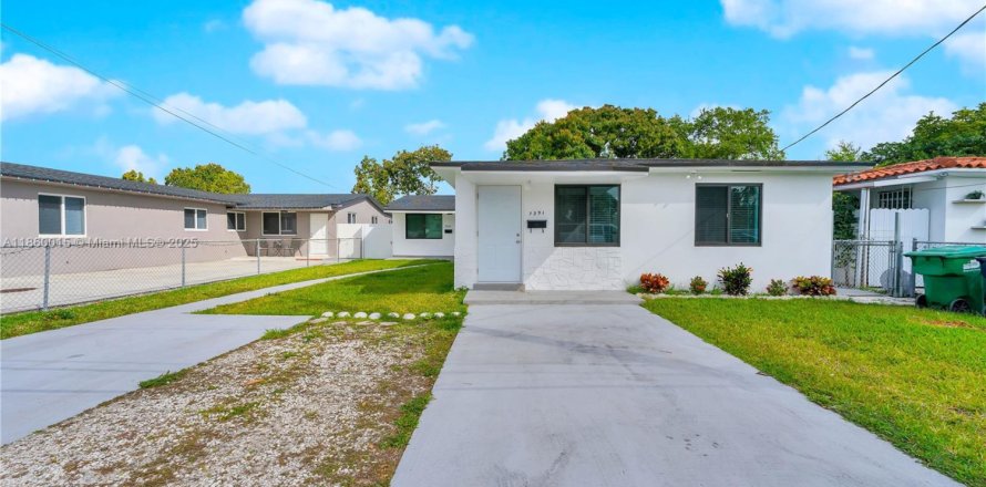 Villa ou maison à Miami, Floride 2 chambres, 102.19 m2 № 1886520