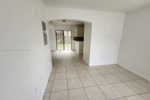 Townhouse in Cutler Bay, Florida 3 bedrooms, 94.57 sq.m. № 1993255 - photo 7