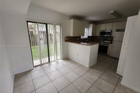 Townhouse in Cutler Bay, Florida 3 bedrooms, 94.57 sq.m. № 1993255 - photo 10