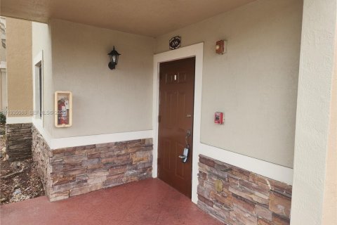 Townhouse in Cutler Bay, Florida 3 bedrooms, 94.57 sq.m. № 1993255 - photo 4