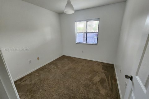 Townhouse in Cutler Bay, Florida 3 bedrooms, 94.57 sq.m. № 1993255 - photo 15