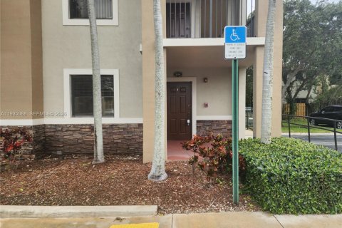 Townhouse in Cutler Bay, Florida 3 bedrooms, 94.57 sq.m. № 1993255 - photo 3
