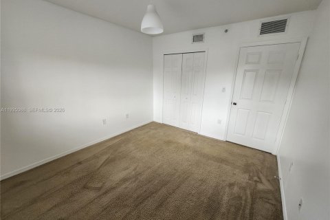 Townhouse in Cutler Bay, Florida 3 bedrooms, 94.57 sq.m. № 1993255 - photo 17