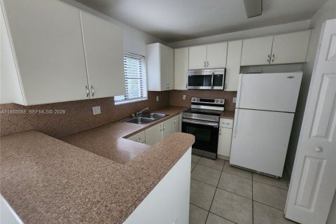 Townhouse in Cutler Bay, Florida 3 bedrooms, 94.57 sq.m. № 1993255 - photo 9