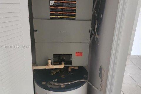 Townhouse in Cutler Bay, Florida 3 bedrooms, 94.57 sq.m. № 1993255 - photo 28