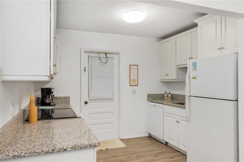 Propiedad comercial en venta en St. Lucie, Florida, 228.91 m2 № 1934975 - foto 13