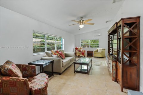 Propiedad comercial en venta en St. Lucie, Florida, 228.91 m2 № 1934975 - foto 20